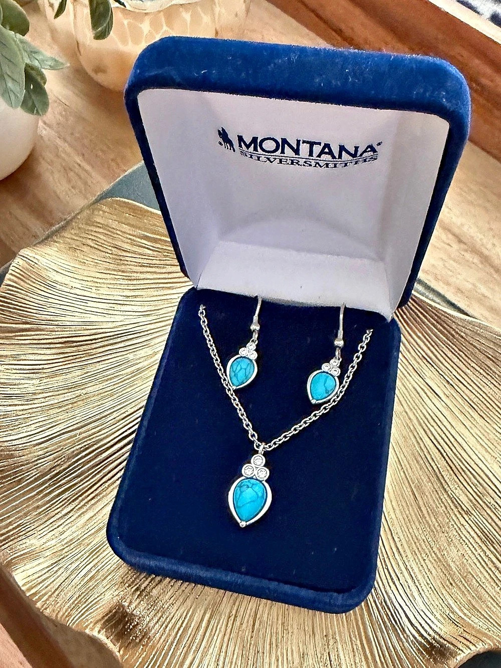 Montana Silversmiths Touch of Turquoise Teardrop Necklace and Earrings &